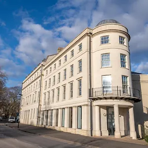 https://green-park-house-accommodation.tophotelsbath.com