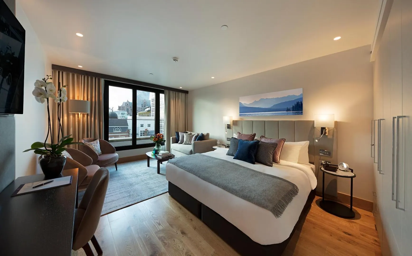 Hotel Tower Suites By Blue Orchid Londyn