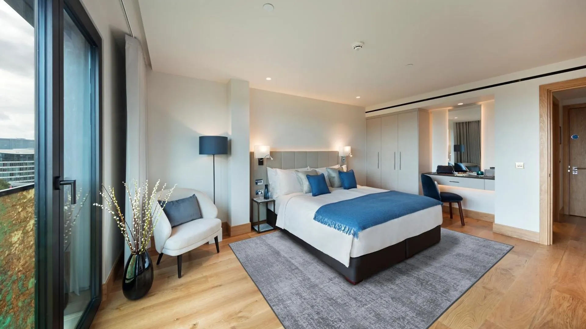 Hotel Tower Suites By Blue Orchid Londyn